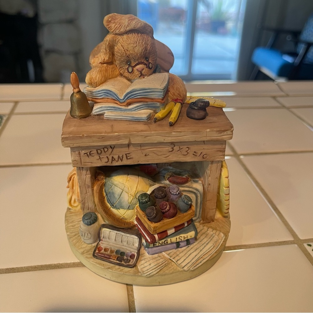 San Francisco Music Box Teacher Victorian Scrapbook Plays Toyland.